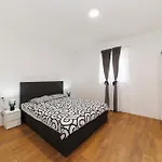 Three-bedroom Dina Zadar