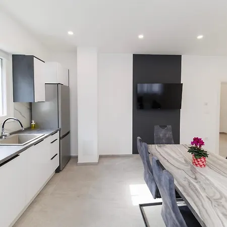 Three-bedroom Dina זאדאר