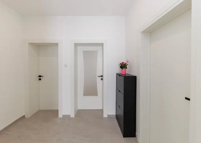 Three-bedroom Dina Apartment *