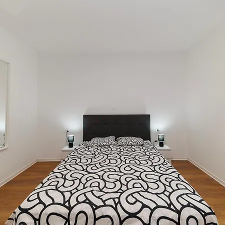 Апартаменты Three-bedroom Dina