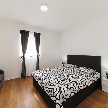 Апартаменты Three-bedroom Dina *
