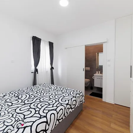 Апартаменты Three-bedroom Dina *
