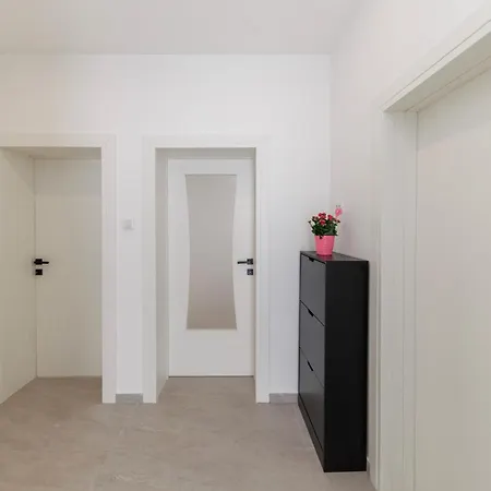 Three-bedroom Dina Apartamento *