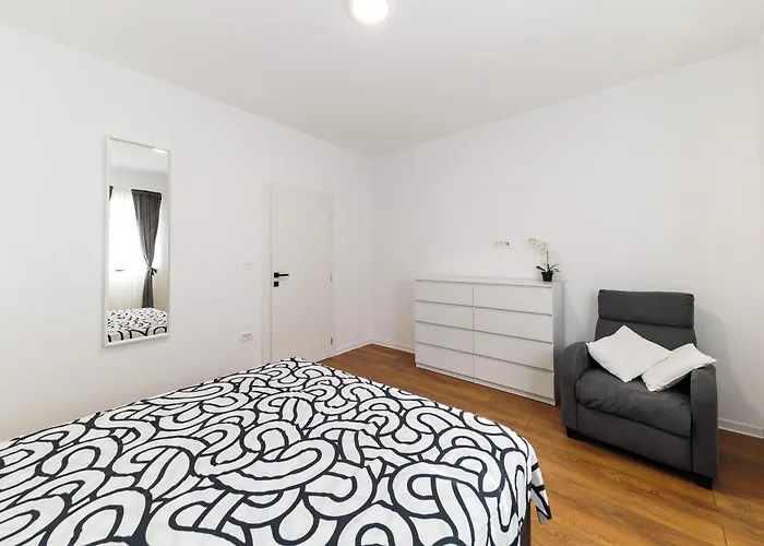 Three-bedroom Dina Διαμέρισμα Ζαντάρ