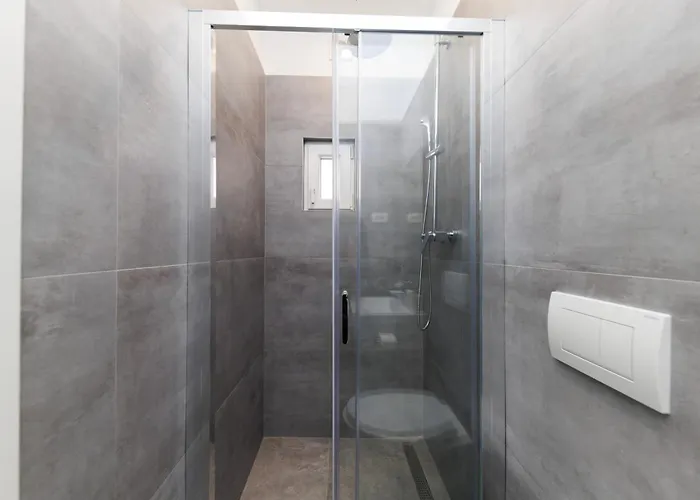 Διαμέρισμα Three-bedroom Dina *